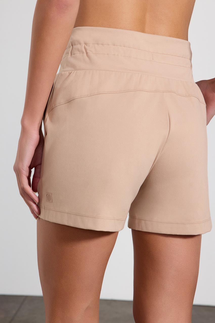 Pursuit Recycled Polyester Short 4.25" Peached